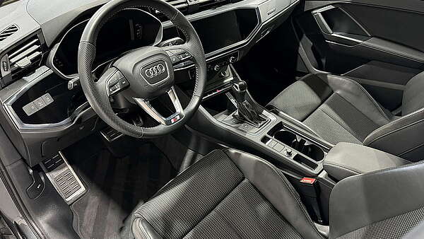 Audi Q3 40 TFSI Quattro S-Tronic S-Line Daytona Grau Foto 17
