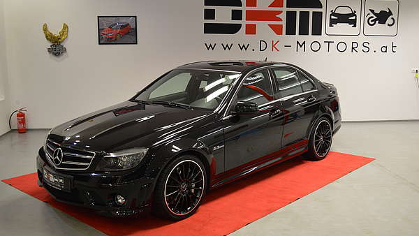 Mercedes C63 AMG Limo schwarz Foto 0