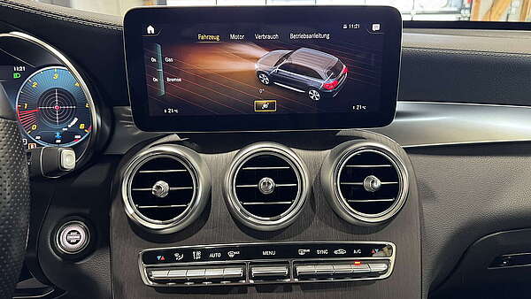 Mercedes GLC220d 4Matic AMG-Line Spektralblau Foto 28