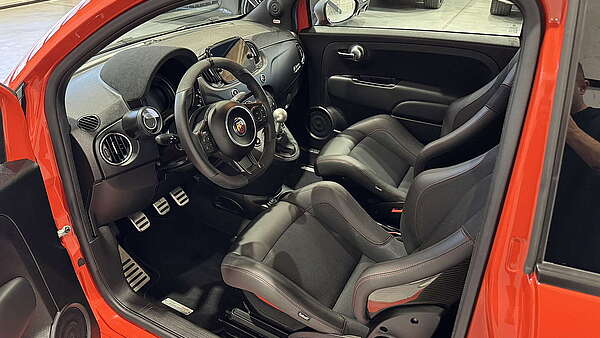 Abarth 695 Competizione 2023 Foto 11