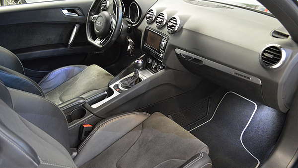 Audi TTS 8J blau Foto 11