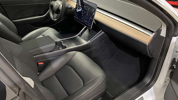 Tesla Model 3 Standard Range Foto 22