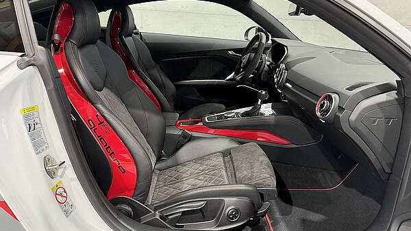 Audi TT 45 TFSI Competition Quattro S-Tronic 40 Jahre Edi Foto 19