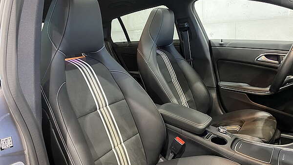 Mercedes CLA 200d Shooting Brake Facelift AMG Line Autm. Foto 20