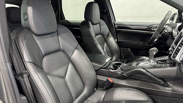 Porsche Cayenne II FL 3.0 Diesel Sport Design Foto 20