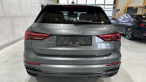 Audi Q3 40 TFSI Quattro S-Tronic S-Line Daytona Grau Foto 3