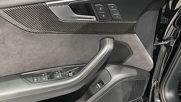 Audi RS4 Avant 2,9 TFSI B9 Exclusive Foto 9
