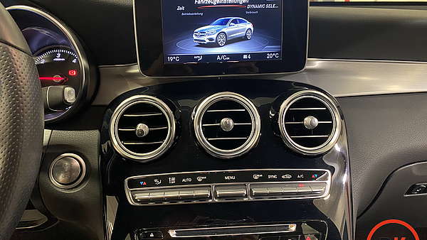 Mercedes GLC 220d 4Matic Coupe AMG Line 2018er Foto 23