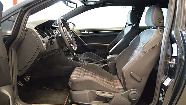 VW Golf 7 GTI Performance 3trg Foto 11