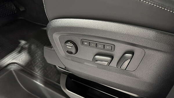 VW Multivan T6.1 2.0 TDI 4Motion DSG Highline 2022 Foto 14