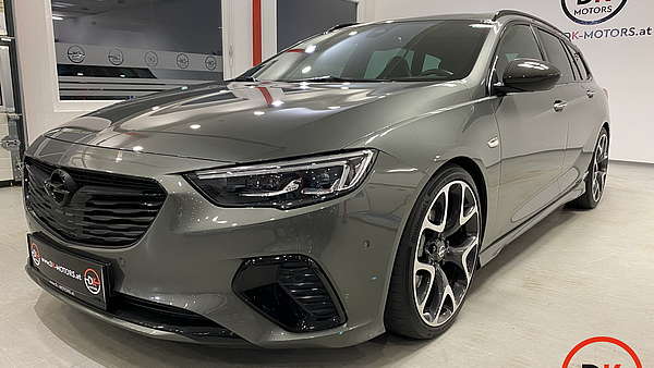 Opel Insignia B GSI 2.0 Turbo 4x4 Sports Tourer Foto 9