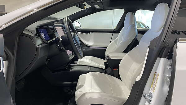 Tesla Model S 75 D (mit Batterie) Foto 10