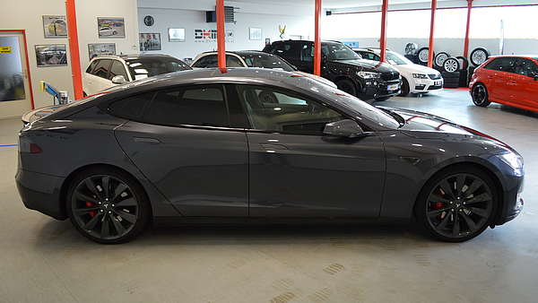 Tesla Model S P85D Foto 5