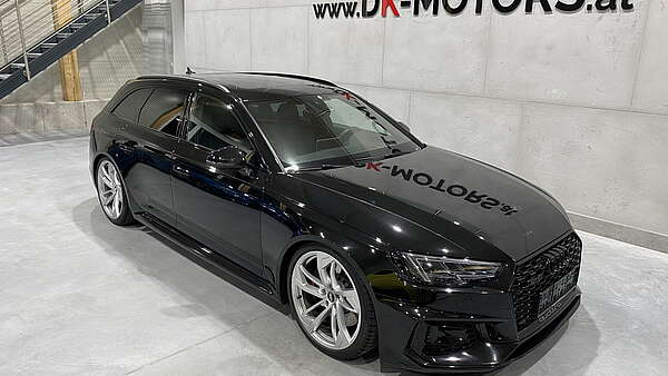 Audi RS4 Avant 2,9 TFSI B9 Exclusive Foto 1