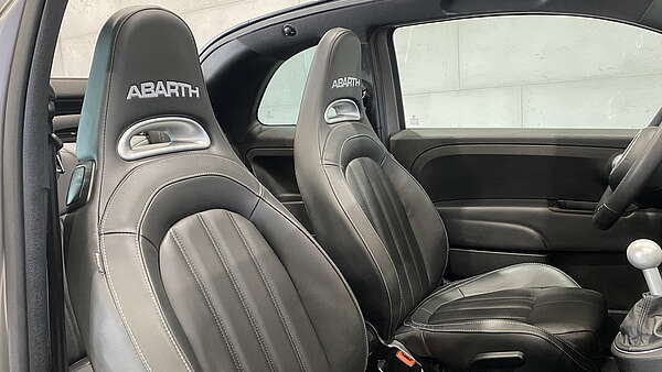 Abarth 595C Turismo grau matt 2020 Foto 18