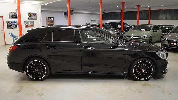 Mercedes CLA 220d Shooting Brake AMG Foto 4