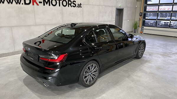 BMW 330d xDrive M-Paket Limousine Aut. (G20) Foto 2