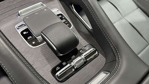 Mercedes GLE 400d 4Matic Aut. AMG Line Diamantweiß Foto 39
