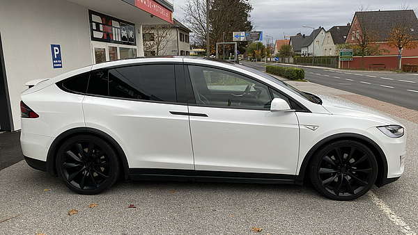 Tesla Model X 90D Foto 3