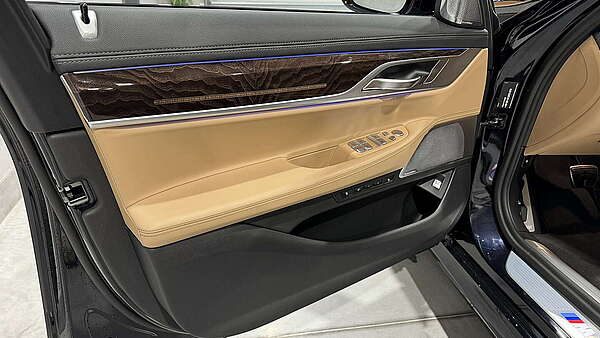 BMW 745e PHEV Hybrid M-Paket Aut. Foto 16