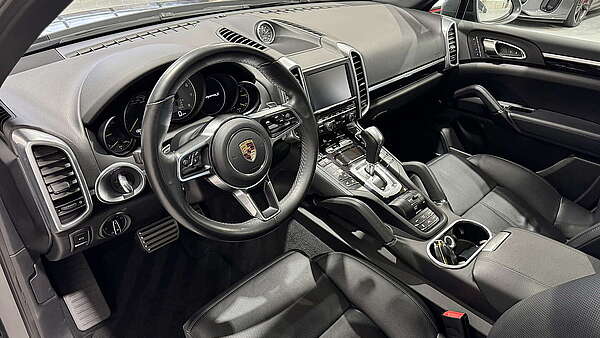 Porsche Cayenne S II FL eHybrid Meteorgrau Foto 16