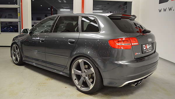 Audi RS3 Sportback 8P grau Foto 3