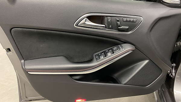 Mercedes A220 CDI AMG grau Foto 14