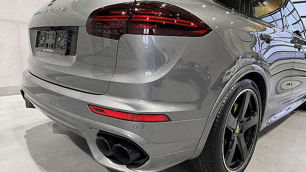 Porsche Cayenne S II FL eHybrid Meteorgrau Foto 12