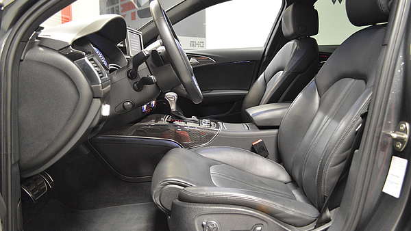 Audi RS6 Avant 4G grau Foto 14
