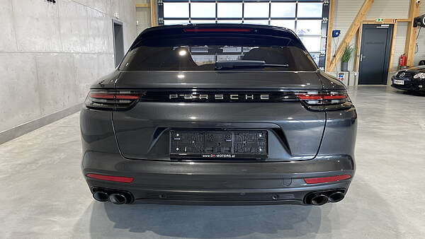 Porsche Panamera Turbo S e-Hybrid PHEV Sport Turismo Foto 3