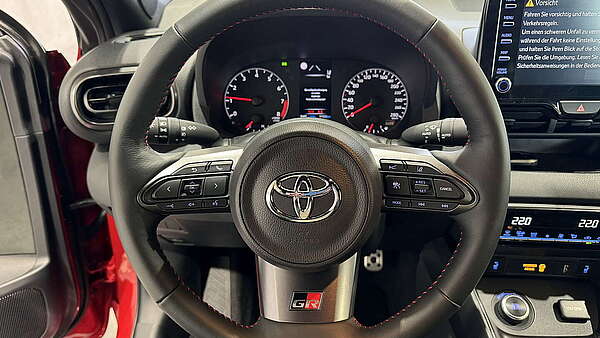 Toyota Yaris GR High Performance Emotional Red Metallic Foto 23