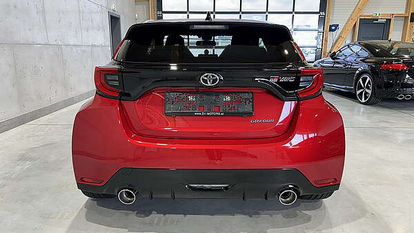 Toyota Yaris GR High Performance Emotional Red Metallic Foto 3