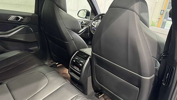 BMW X5 30d xDrive G05 M-Sport Carbon Schwarz 2022 Foto 26