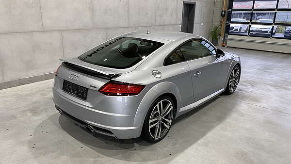 Audi TT 8S 2.0 TFSI S-Line Quattro S-Tronic Foto 2