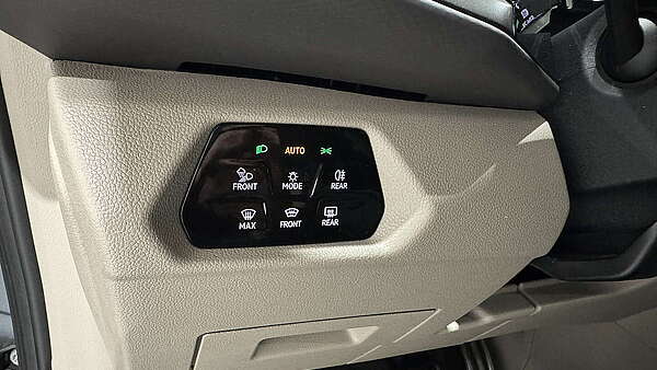 VW T7 Multivan 1,4 TSI Eco eHybrid 7 Sitzer KR Foto 42