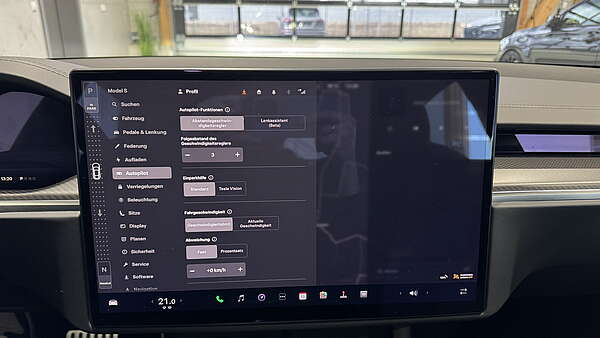 Tesla Model S Plaid (1020 PS) Foto 24
