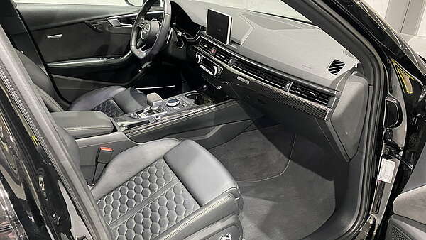 Audi RS4 Avant 2,9 TFSI B9 Exclusive Foto 12