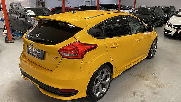 Ford Focus ST (Facelift) Foto 12