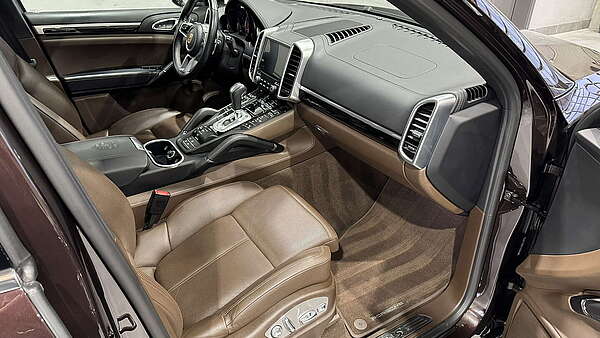 Porsche Cayenne S II FL 2016 Foto 16