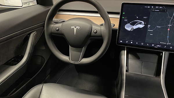 Tesla Model 3 Standard Range Foto 33