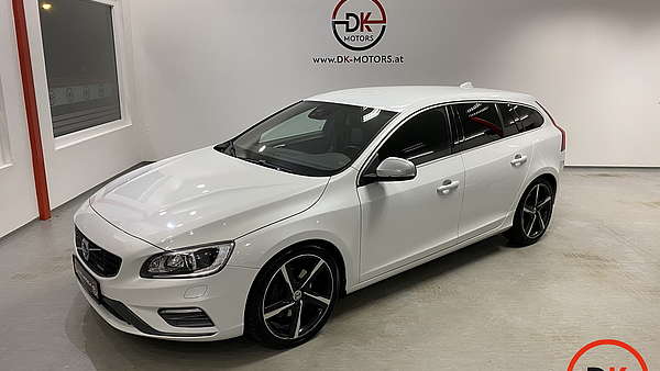 Volvo V60 D4 AWD Momentum R-Design Foto 0