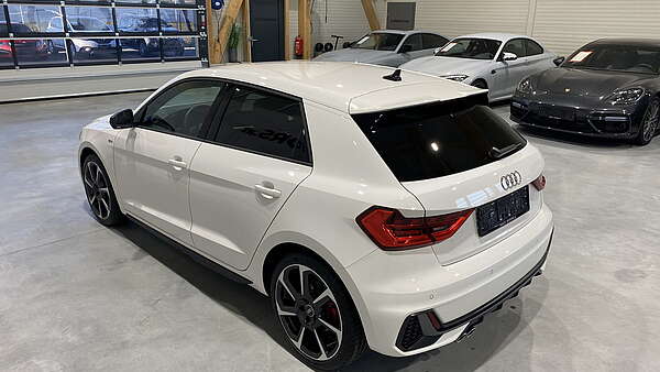 Audi A1 Sportback 40 TFSI S-Line S-tronic Foto 4