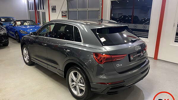 Audi Q3 40 TDI quattro S-Tronic S-Line Foto 5