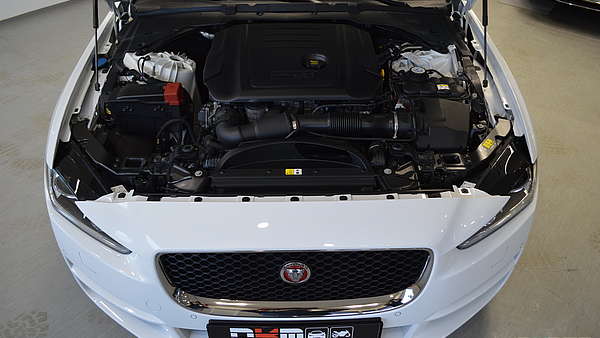 Jaguar XE 20d Prestige Autom. Foto 12