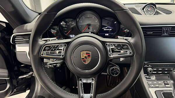 Porsche 911 991.2 Carrera S Coupe PDK Tiefschwarz Foto 26