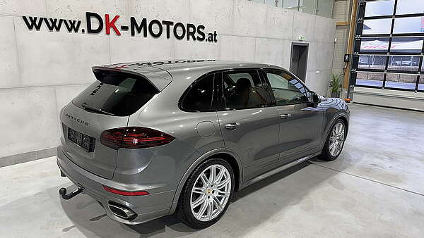 Porsche Cayenne II FL 3.0 Diesel Sport Design Foto 2