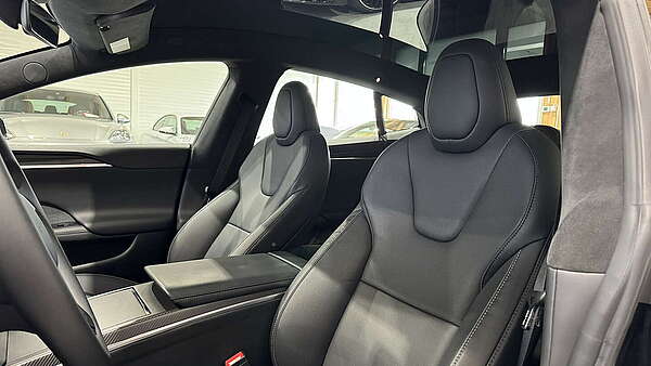Tesla Model S Plaid (1020 PS) Foto 14