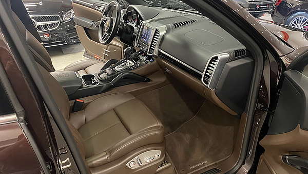 Porsche Cayenne S II Facelift Foto 32