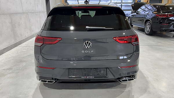 VW Golf 8 R-Line 1,5 TSI grau Foto 3