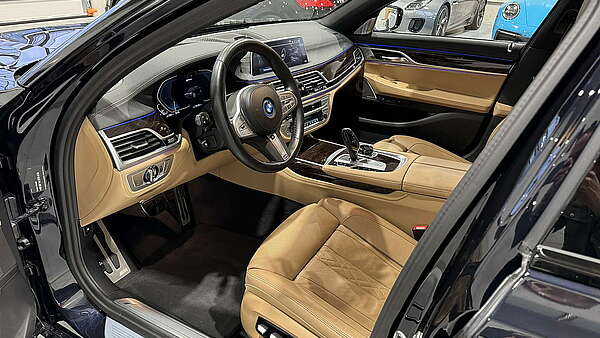 BMW 745e PHEV Hybrid M-Paket Aut. Foto 13
